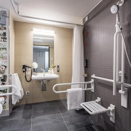 - The Niu, Brass Olympiapark By Ihg 3* Munich